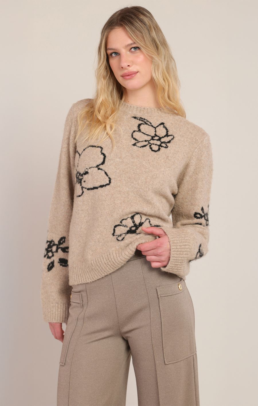 Chandail tricot fleurs - 2827016 DG - Room 34 Chandail tricot fleurs - 2827016 DG - Room 34