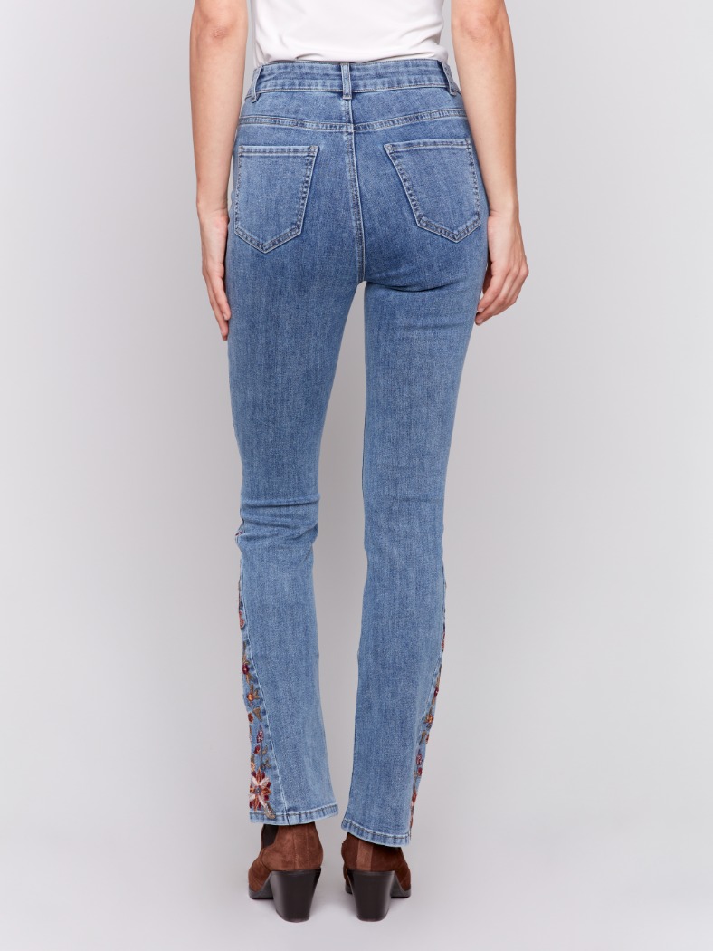 Jeans flare broderie bas