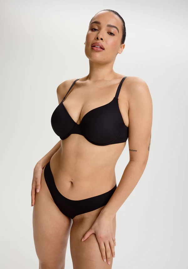 soutien-gorge contour légèrement doublé