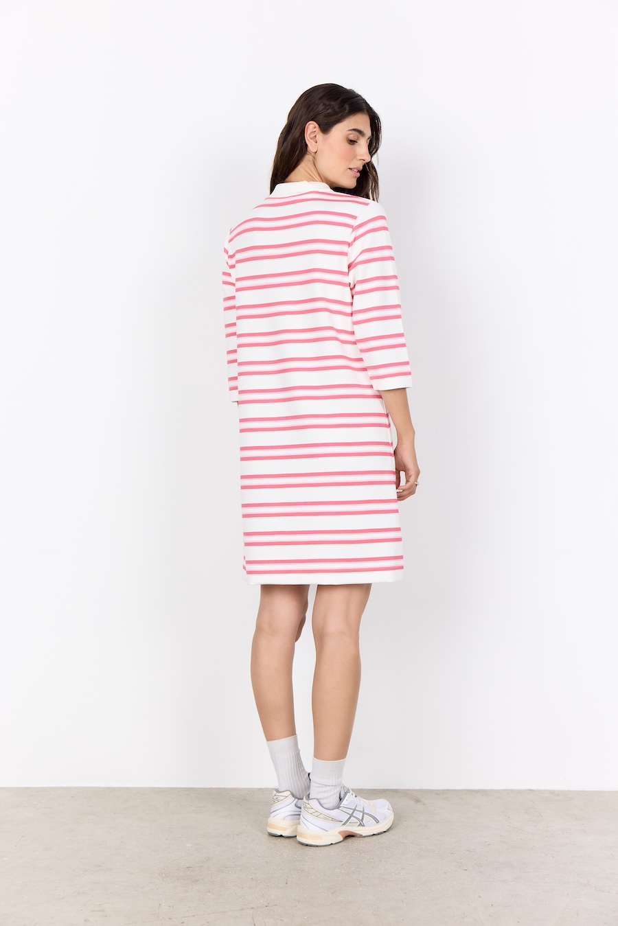 Robe mi-longue col polo
