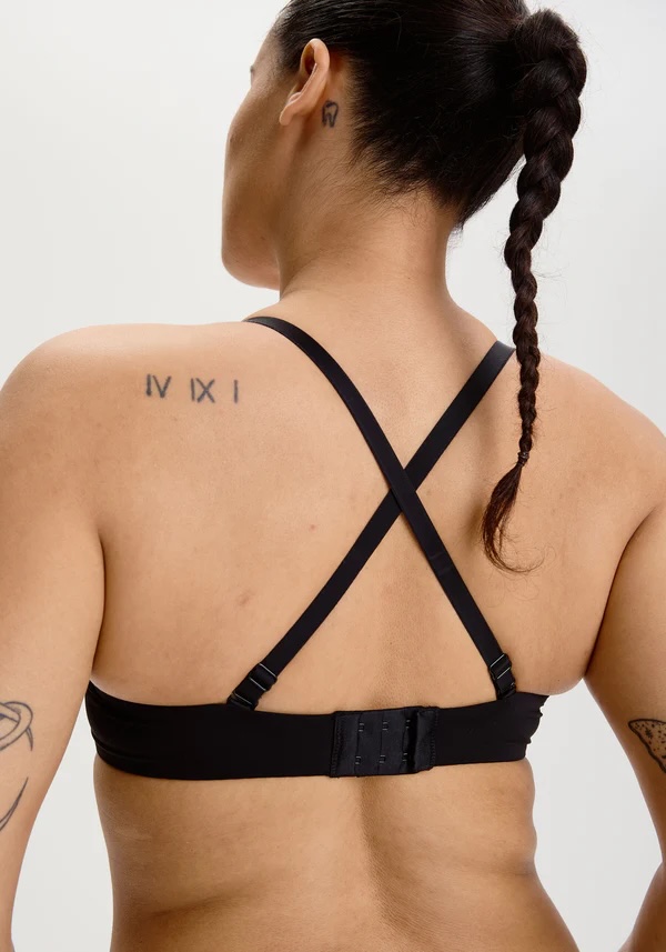 soutien-gorge contour légèrement doublé