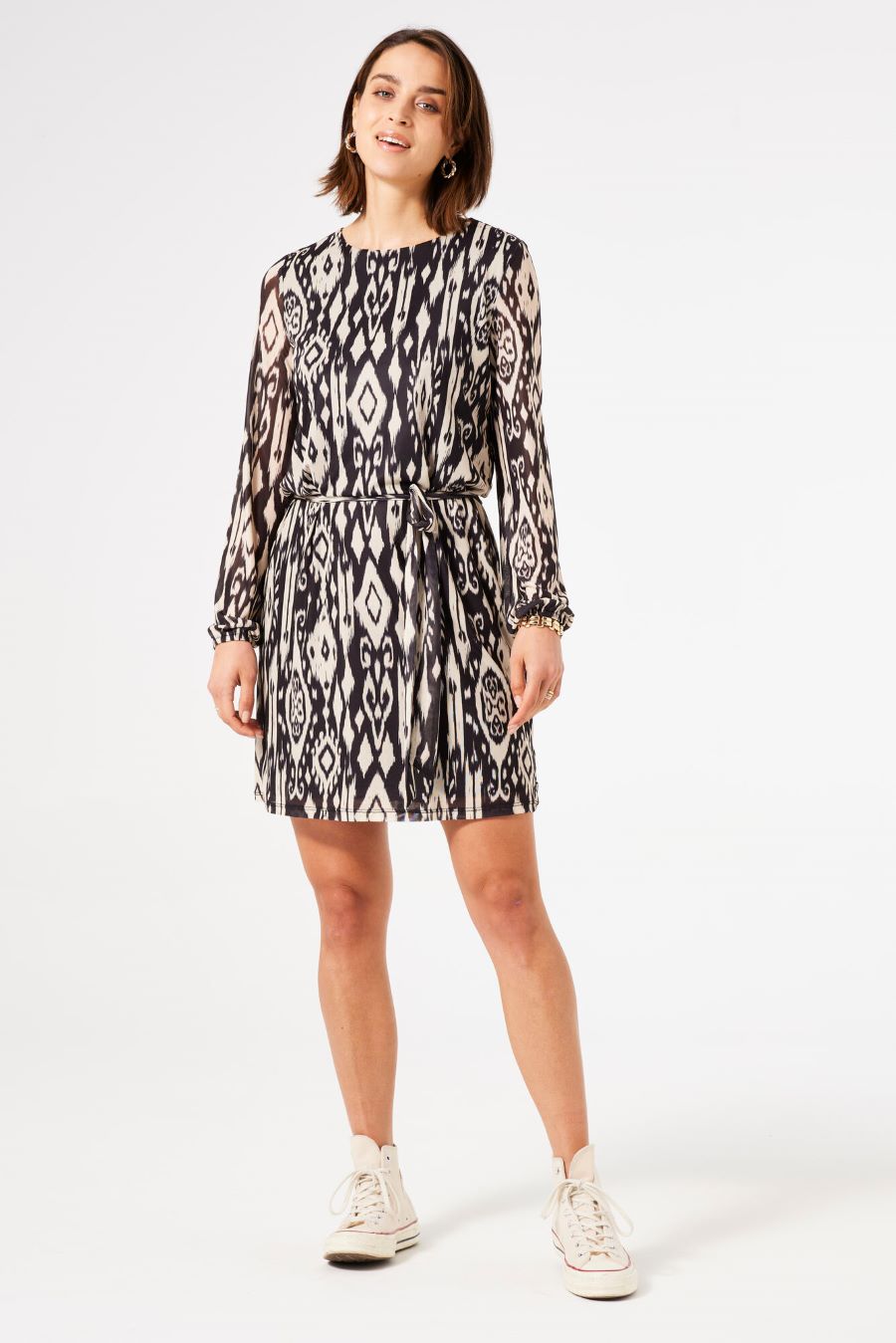 Robe motif attache taille 