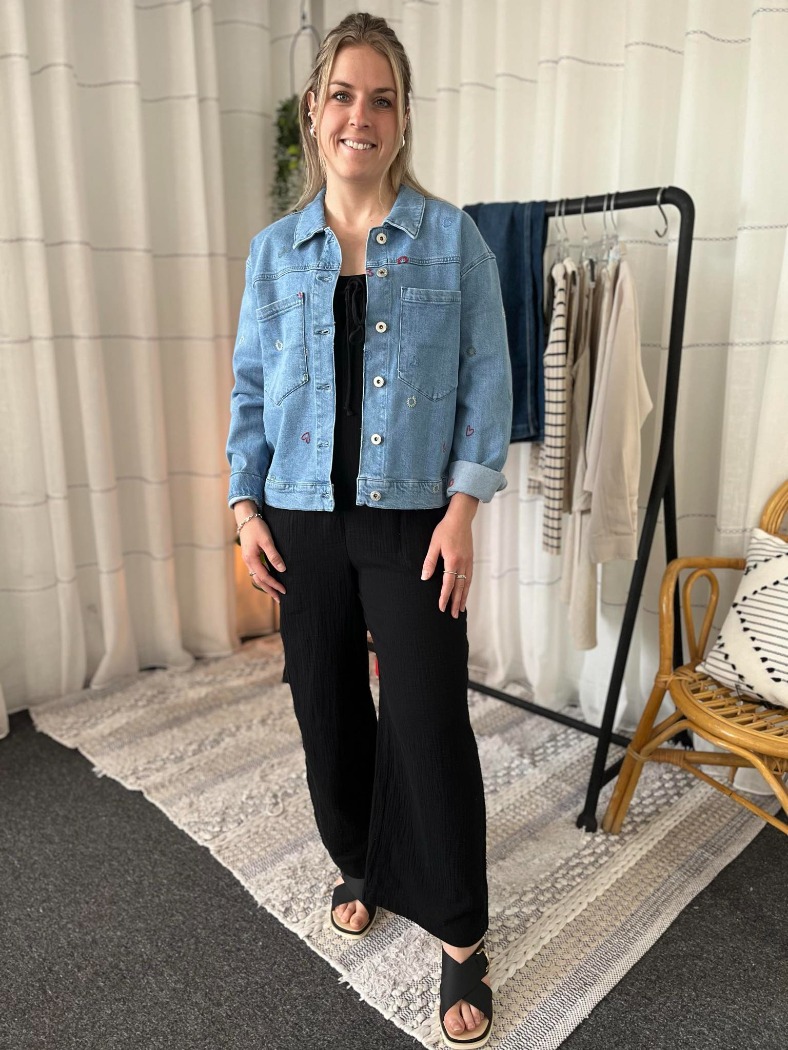 Veste jeans motifs broderies