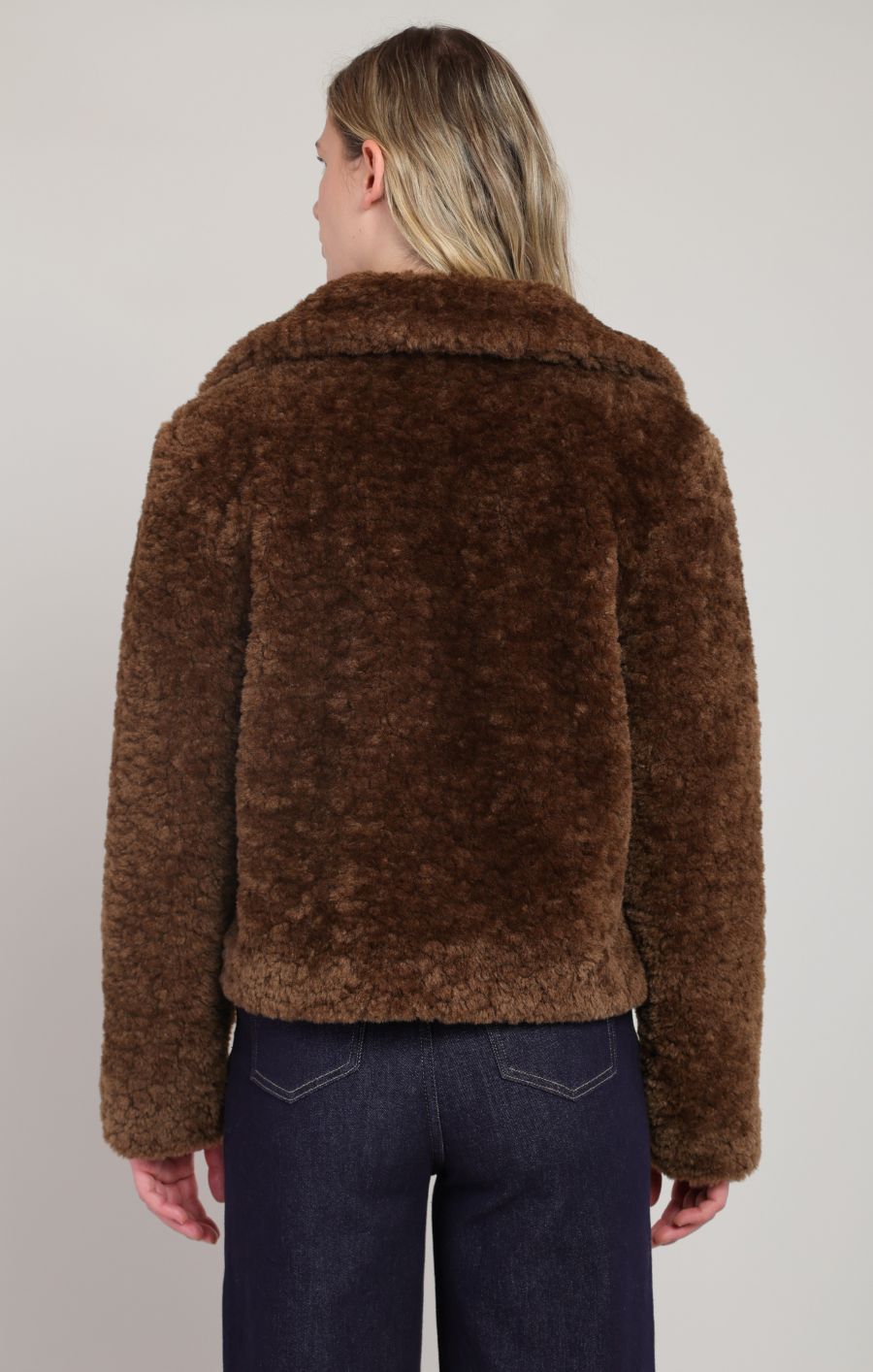 Manteau fausse fourrure