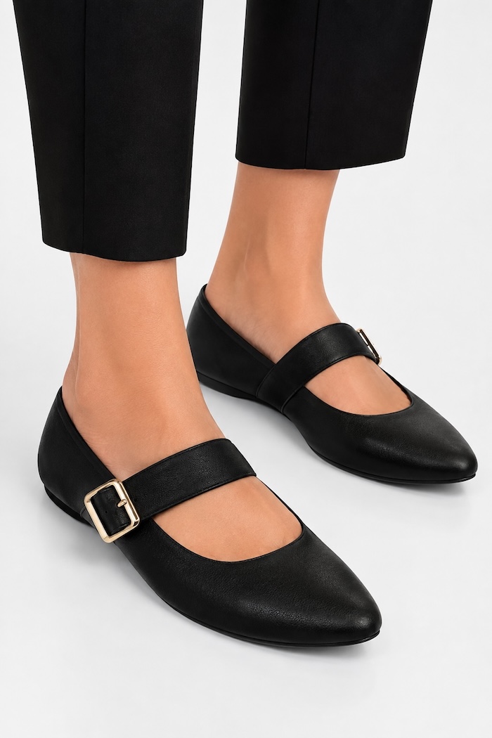 Chaussure pointue attache