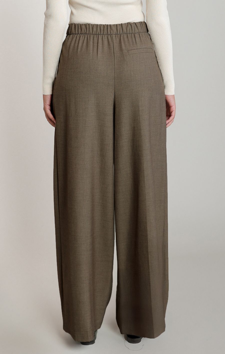 Pantalon à plis et cordon à la taille