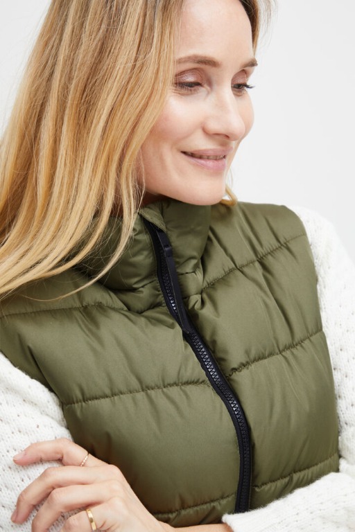 VESTE SANS MANCHES LONGUE