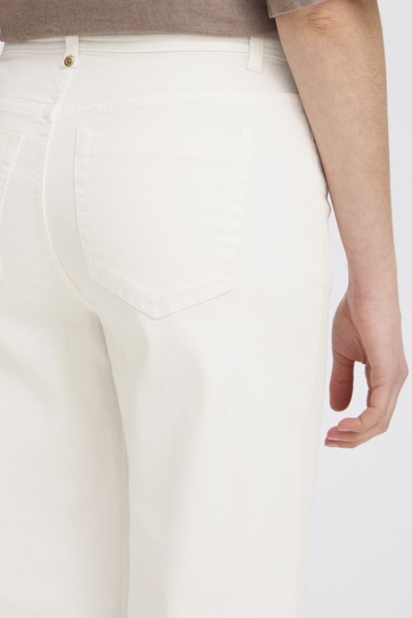 Jeans cheville jambe droite