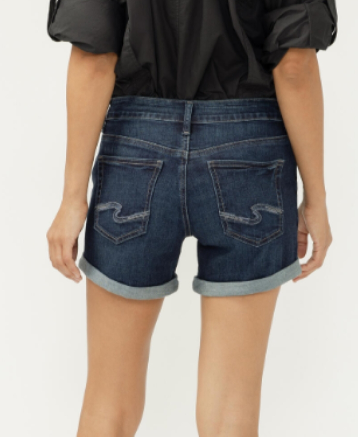 Short boyfriend taille mi-haute