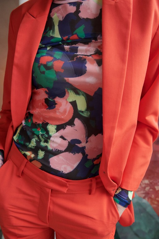CHANDAIL MECHE COL ROND FLEURS
