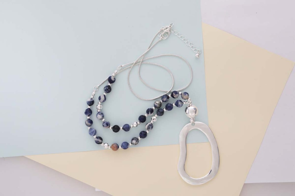 Collier long pierre