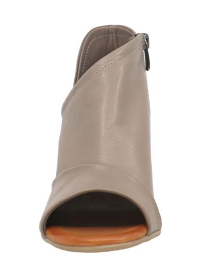 Sandale semi-ouverte en cuir