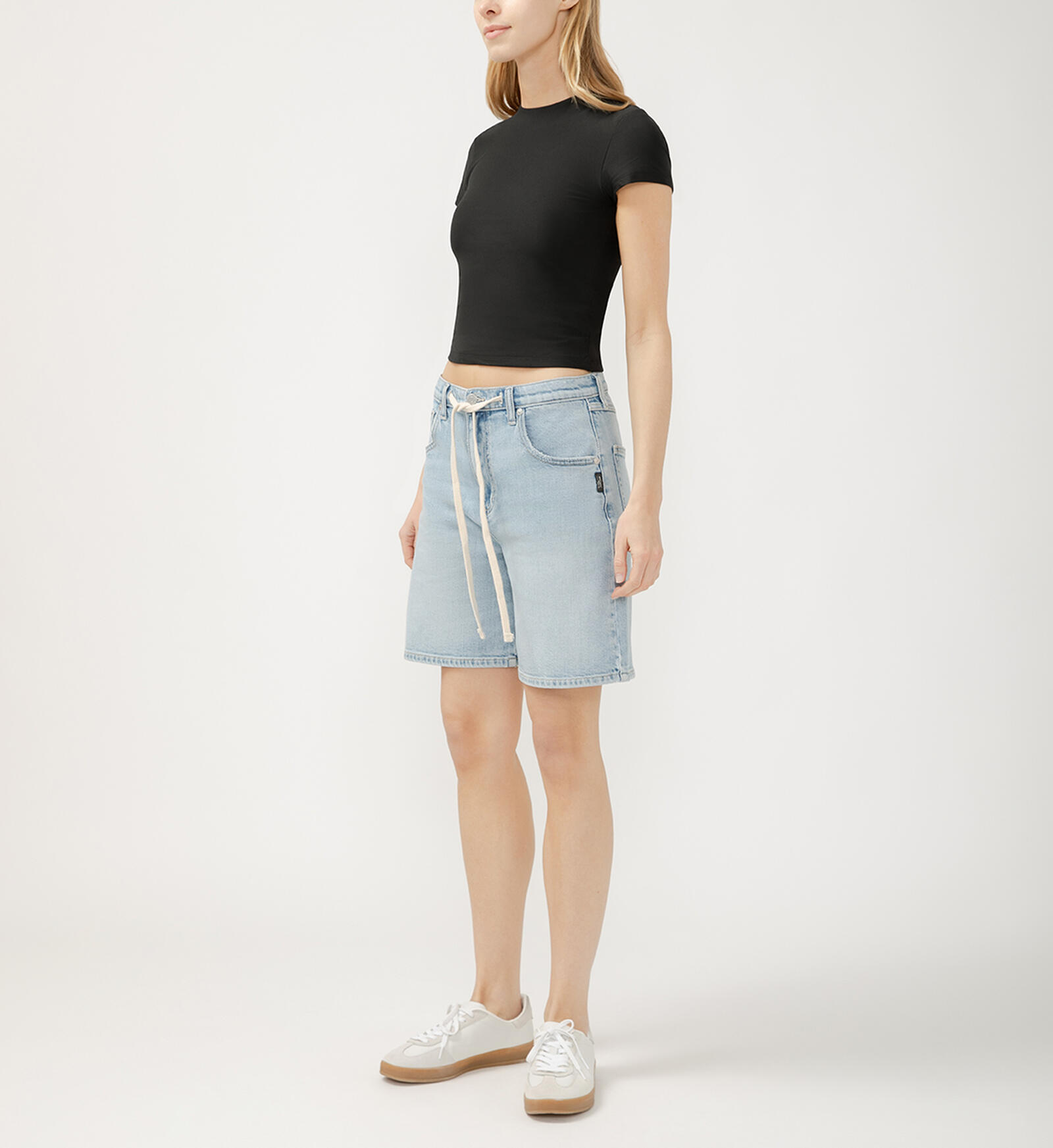 Short jeans taille haute cordon taille