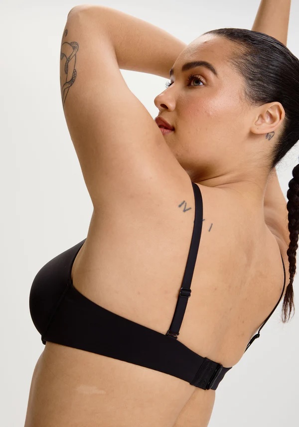 soutien-gorge contour légèrement doublé