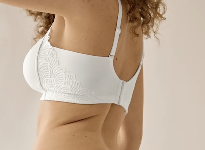 Soutien-gorge souple avec effet lissant latéral et dentelle