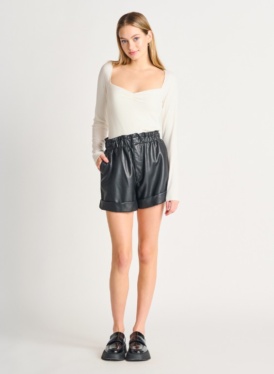 BERMUDA SIMILI CUIR TAILLE HAUTE