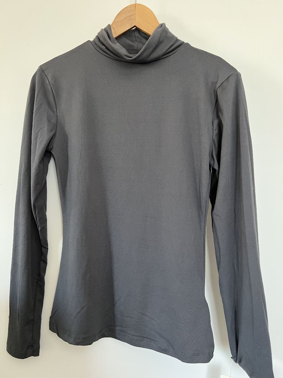 CHANDAIL COL ROULE AJUSTÉ BASIC