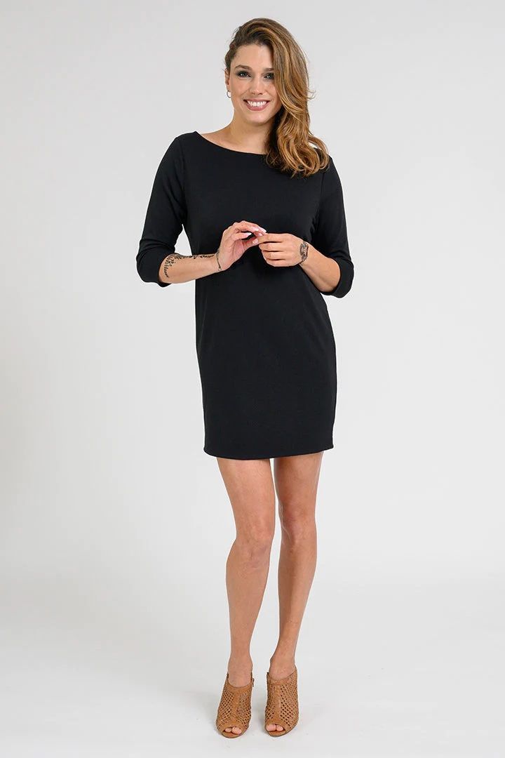 ROBE COURTE CHIC AJUSTÉE DOS SEMI OUVERT